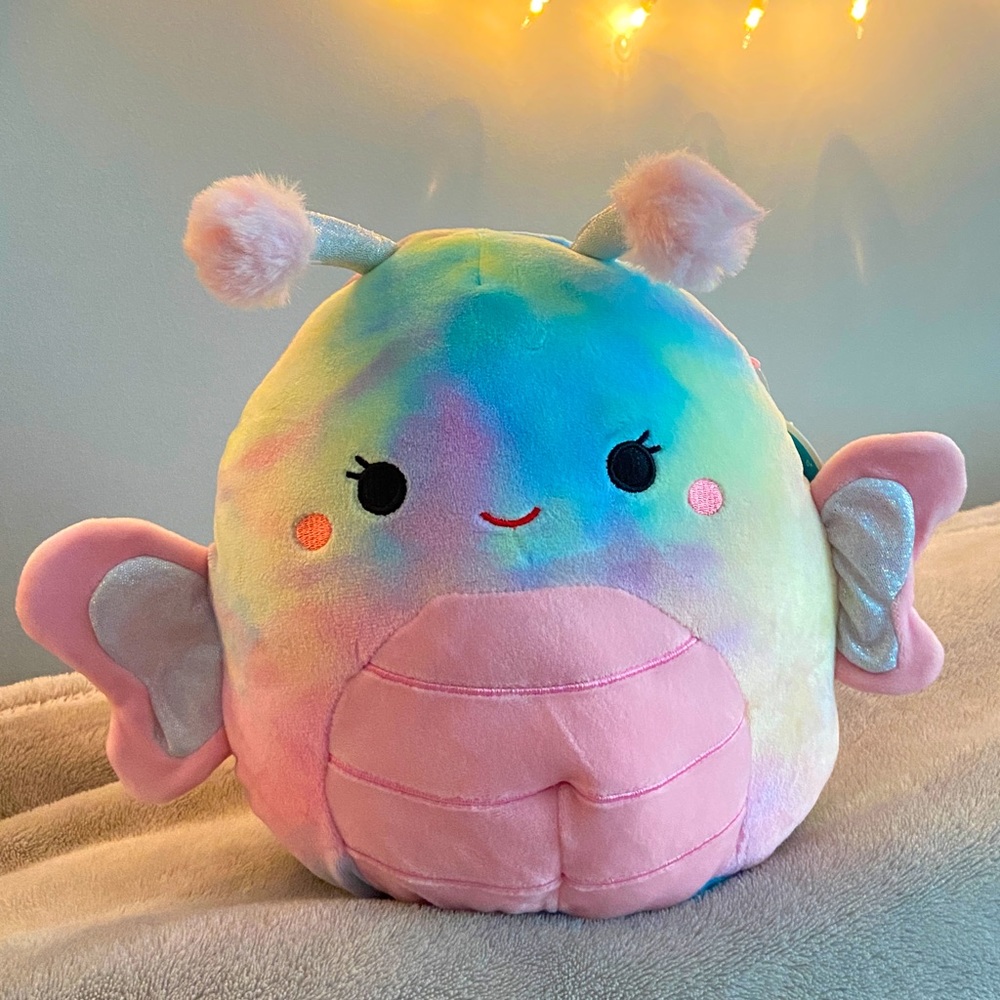 Squishmallow Wren 8”